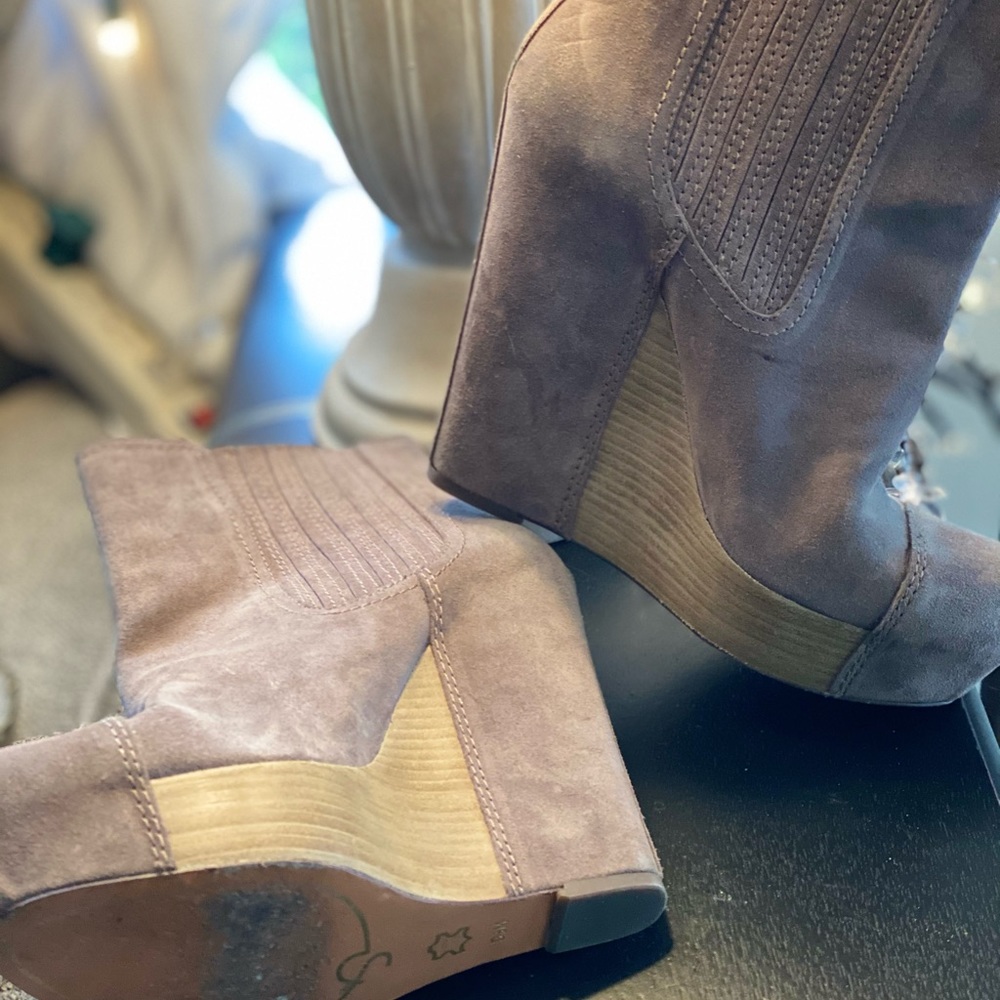 Joan and David wedge ankle bootie - Picture 8 of 9